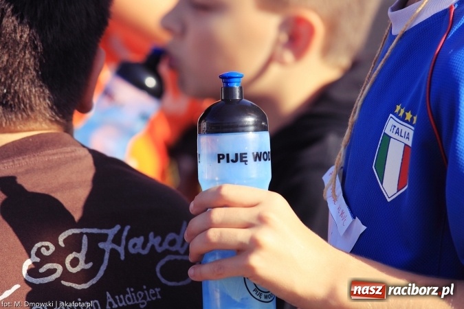 Zdjęcie w galerii na portalu naszraciborz.pl: Uczniowie ze Szkoły Podstawowej nr 1 pomagają w budowie szkoły w Nepalu wiadomości z regionu