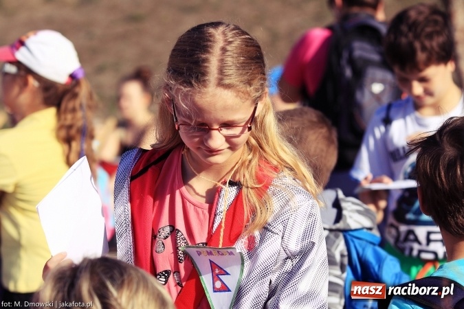 Zdjęcie w galerii na portalu naszraciborz.pl: Uczniowie ze Szkoły Podstawowej nr 1 pomagają w budowie szkoły w Nepalu wiadomości z regionu