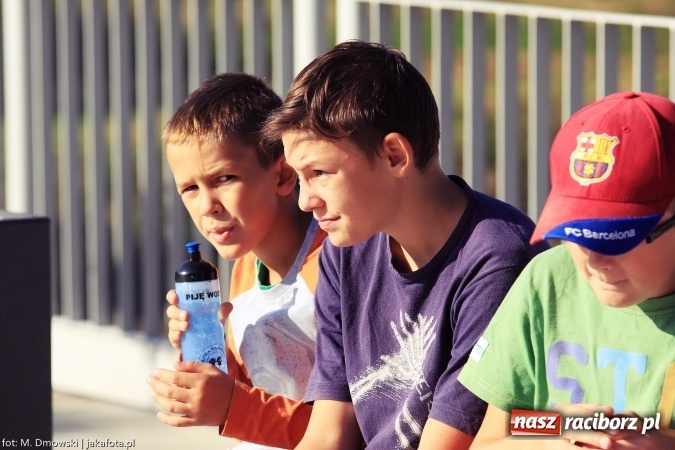 Zdjęcie w galerii na portalu naszraciborz.pl: Uczniowie ze Szkoły Podstawowej nr 1 pomagają w budowie szkoły w Nepalu wiadomości z regionu