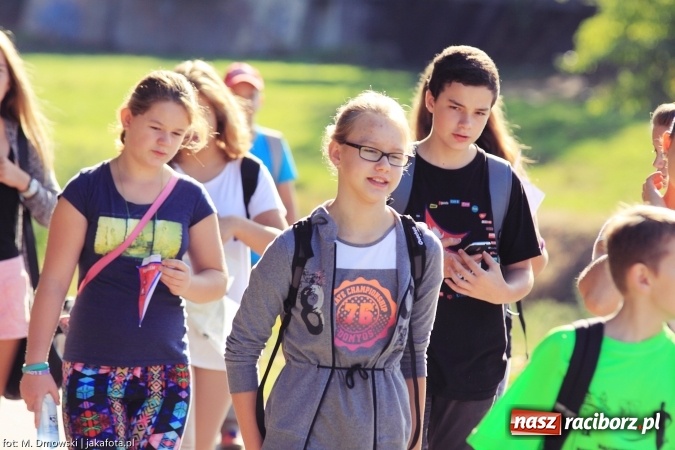 Zdjęcie w galerii na portalu naszraciborz.pl: Uczniowie ze Szkoły Podstawowej nr 1 pomagają w budowie szkoły w Nepalu wiadomości z regionu