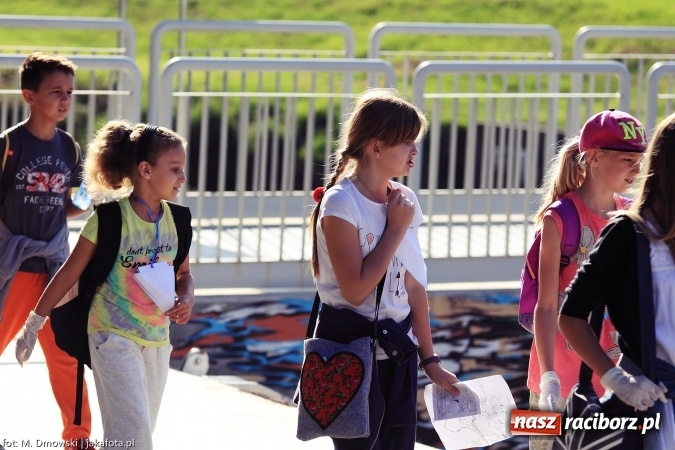Zdjęcie w galerii na portalu naszraciborz.pl: Uczniowie ze Szkoły Podstawowej nr 1 pomagają w budowie szkoły w Nepalu wiadomości z regionu