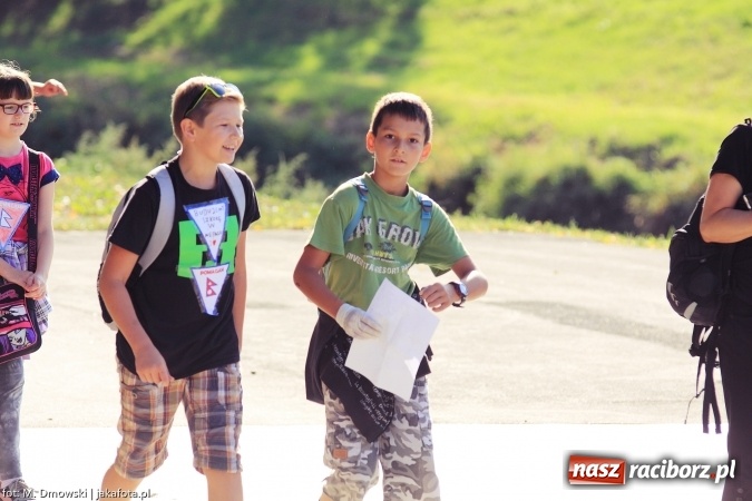 Zdjęcie w galerii na portalu naszraciborz.pl: Uczniowie ze Szkoły Podstawowej nr 1 pomagają w budowie szkoły w Nepalu wiadomości z regionu