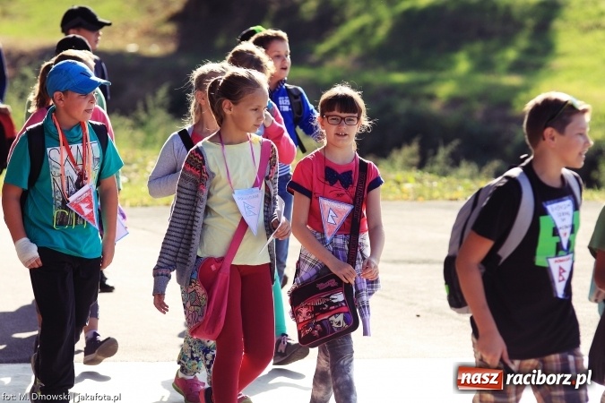 Zdjęcie w galerii na portalu naszraciborz.pl: Uczniowie ze Szkoły Podstawowej nr 1 pomagają w budowie szkoły w Nepalu wiadomości z regionu