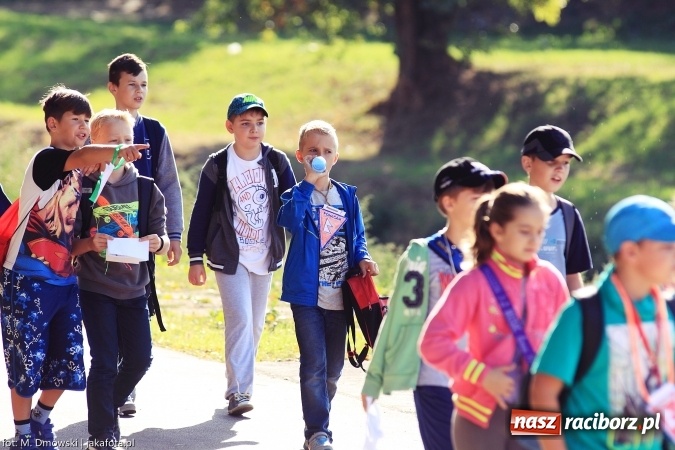 Zdjęcie w galerii na portalu naszraciborz.pl: Uczniowie ze Szkoły Podstawowej nr 1 pomagają w budowie szkoły w Nepalu wiadomości z regionu