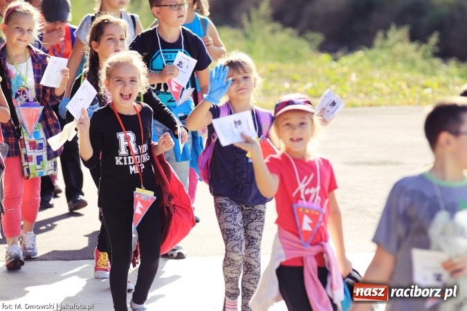Zdjęcie w galerii na portalu naszraciborz.pl: Uczniowie ze Szkoły Podstawowej nr 1 pomagają w budowie szkoły w Nepalu wiadomości z regionu