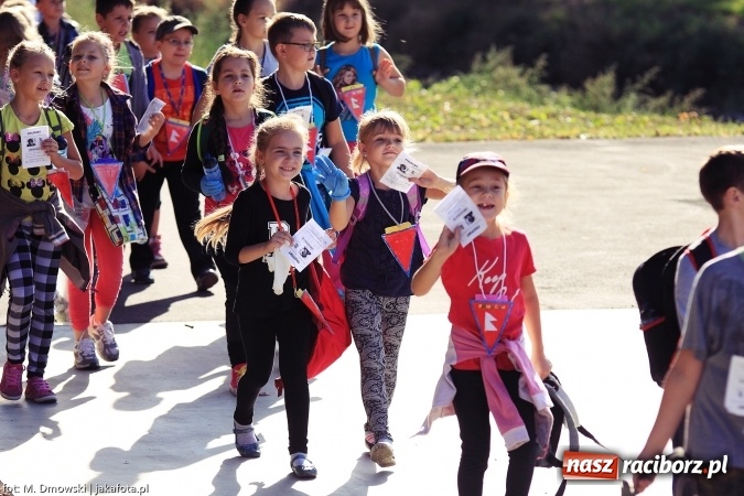 Zdjęcie w galerii na portalu naszraciborz.pl: Uczniowie ze Szkoły Podstawowej nr 1 pomagają w budowie szkoły w Nepalu wiadomości z regionu