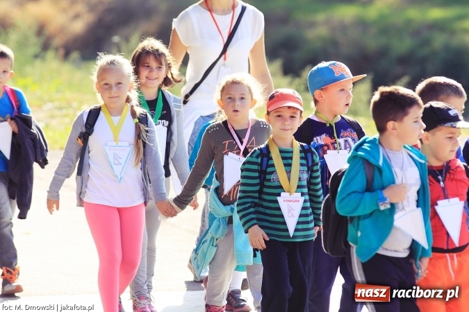 Zdjęcie w galerii na portalu naszraciborz.pl: Uczniowie ze Szkoły Podstawowej nr 1 pomagają w budowie szkoły w Nepalu wiadomości z regionu