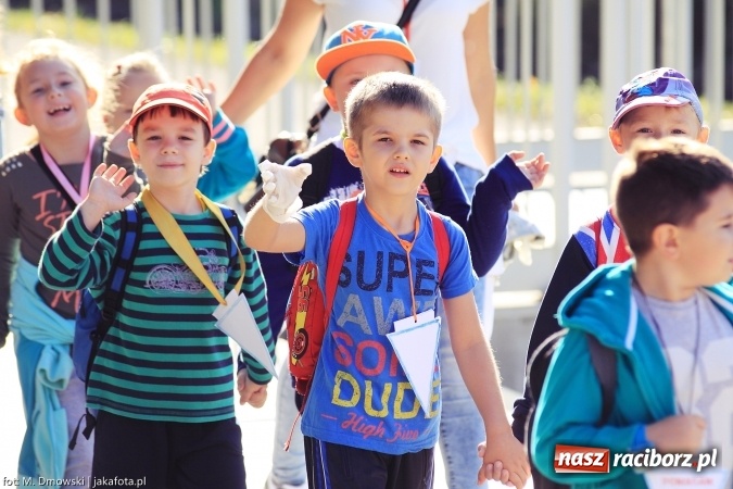 Zdjęcie w galerii na portalu naszraciborz.pl: Uczniowie ze Szkoły Podstawowej nr 1 pomagają w budowie szkoły w Nepalu wiadomości z regionu