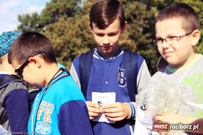 Zdjęcie w galerii na portalu naszraciborz.pl: Uczniowie ze Szkoły Podstawowej nr 1 pomagają w budowie szkoły w Nepalu wiadomości z regionu