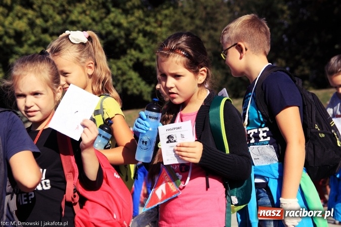 Zdjęcie w galerii na portalu naszraciborz.pl: Uczniowie ze Szkoły Podstawowej nr 1 pomagają w budowie szkoły w Nepalu wiadomości z regionu