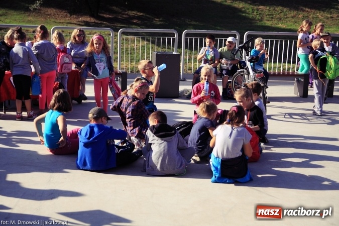 Zdjęcie w galerii na portalu naszraciborz.pl: Uczniowie ze Szkoły Podstawowej nr 1 pomagają w budowie szkoły w Nepalu wiadomości z regionu