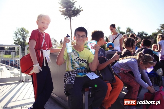 Zdjęcie w galerii na portalu naszraciborz.pl: Uczniowie ze Szkoły Podstawowej nr 1 pomagają w budowie szkoły w Nepalu wiadomości z regionu