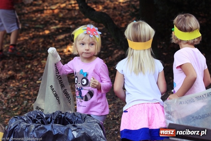 Zdjęcie w galerii na portalu naszraciborz.pl: Sprzątanie świata - uczniowie raciborskich szkół włączyli się w akcję  wiadomości z regionu
