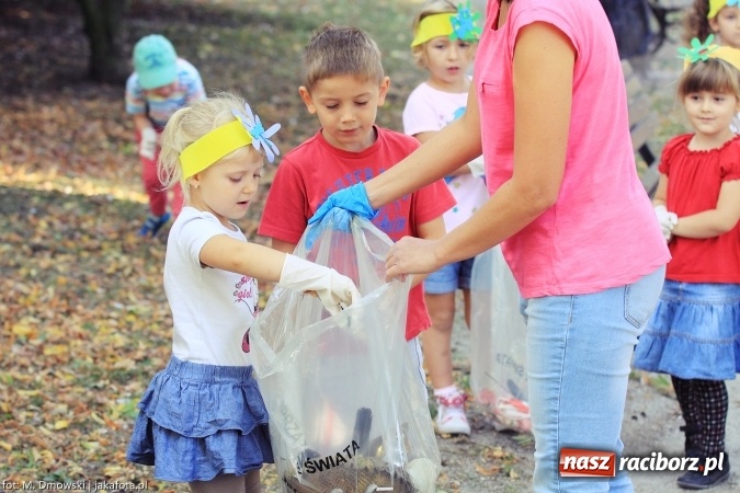 Zdjęcie w galerii na portalu naszraciborz.pl: Sprzątanie świata - uczniowie raciborskich szkół włączyli się w akcję  wiadomości z regionu