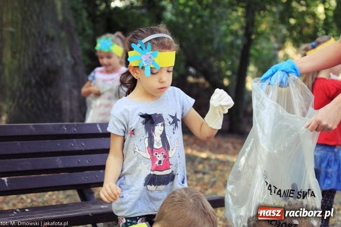 Zdjęcie w galerii na portalu naszraciborz.pl: Sprzątanie świata - uczniowie raciborskich szkół włączyli się w akcję  wiadomości z regionu