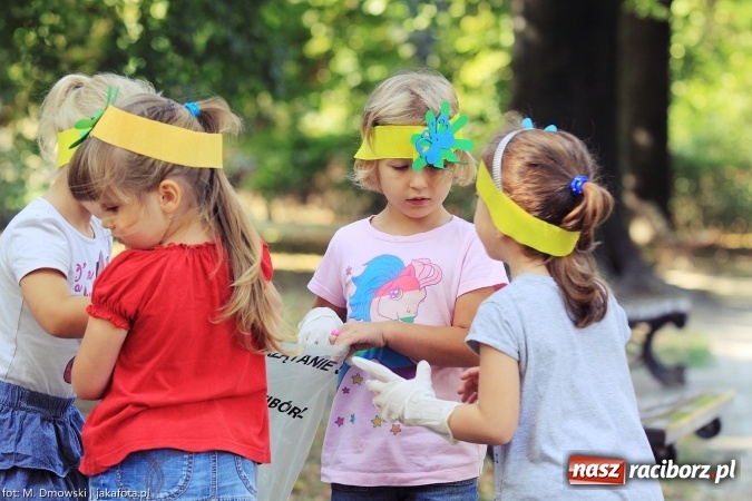 Zdjęcie w galerii na portalu naszraciborz.pl: Sprzątanie świata - uczniowie raciborskich szkół włączyli się w akcję  wiadomości z regionu