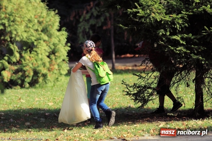 Zdjęcie w galerii na portalu naszraciborz.pl: Sprzątanie świata - uczniowie raciborskich szkół włączyli się w akcję  wiadomości z regionu