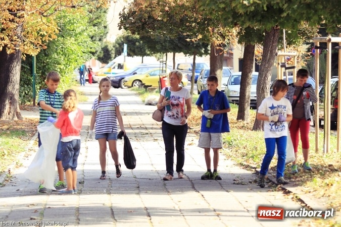 Zdjęcie w galerii na portalu naszraciborz.pl: Sprzątanie świata - uczniowie raciborskich szkół włączyli się w akcję  wiadomości z regionu