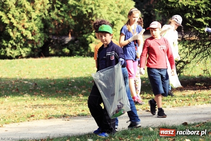 Zdjęcie w galerii na portalu naszraciborz.pl: Sprzątanie świata - uczniowie raciborskich szkół włączyli się w akcję  wiadomości z regionu