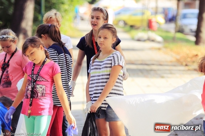 Zdjęcie w galerii na portalu naszraciborz.pl: Sprzątanie świata - uczniowie raciborskich szkół włączyli się w akcję  wiadomości z regionu