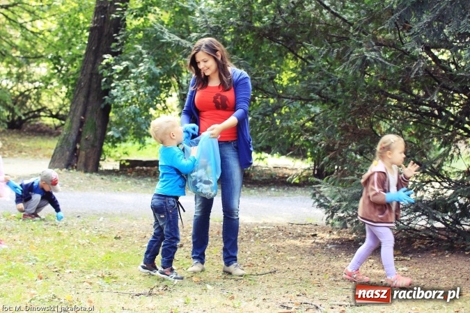 Zdjęcie w galerii na portalu naszraciborz.pl: Sprzątanie świata - uczniowie raciborskich szkół włączyli się w akcję  wiadomości z regionu