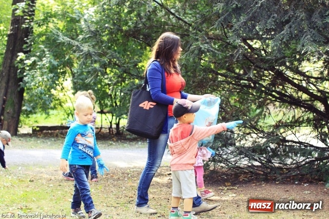 Zdjęcie w galerii na portalu naszraciborz.pl: Sprzątanie świata - uczniowie raciborskich szkół włączyli się w akcję  wiadomości z regionu