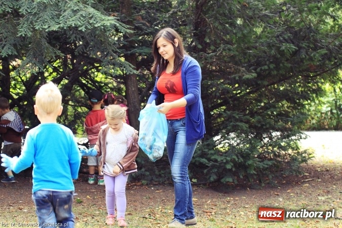 Zdjęcie w galerii na portalu naszraciborz.pl: Sprzątanie świata - uczniowie raciborskich szkół włączyli się w akcję  wiadomości z regionu