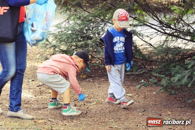 Zdjęcie w galerii na portalu naszraciborz.pl: Sprzątanie świata - uczniowie raciborskich szkół włączyli się w akcję  wiadomości z regionu