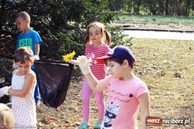 Zdjęcie w galerii na portalu naszraciborz.pl: Sprzątanie świata - uczniowie raciborskich szkół włączyli się w akcję  wiadomości z regionu