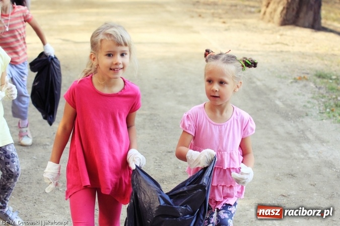 Zdjęcie w galerii na portalu naszraciborz.pl: Sprzątanie świata - uczniowie raciborskich szkół włączyli się w akcję  wiadomości z regionu