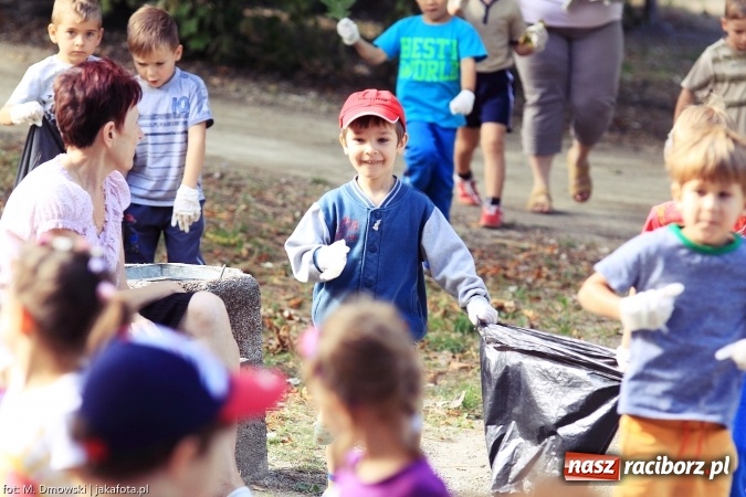 Zdjęcie w galerii na portalu naszraciborz.pl: Sprzątanie świata - uczniowie raciborskich szkół włączyli się w akcję  wiadomości z regionu