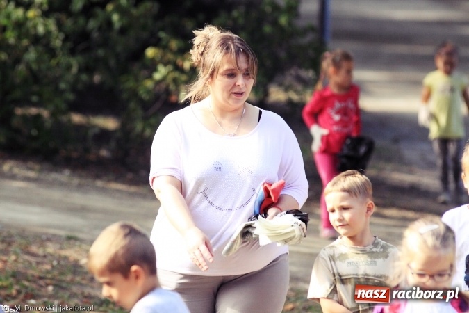 Zdjęcie w galerii na portalu naszraciborz.pl: Sprzątanie świata - uczniowie raciborskich szkół włączyli się w akcję  wiadomości z regionu