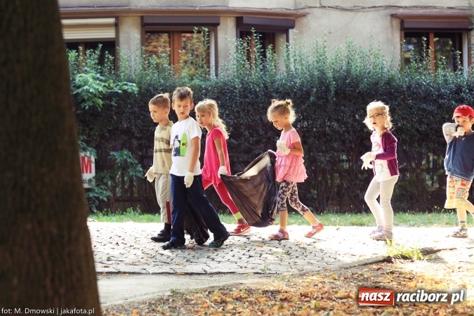 Zdjęcie w galerii na portalu naszraciborz.pl: Sprzątanie świata - uczniowie raciborskich szkół włączyli się w akcję  wiadomości z regionu