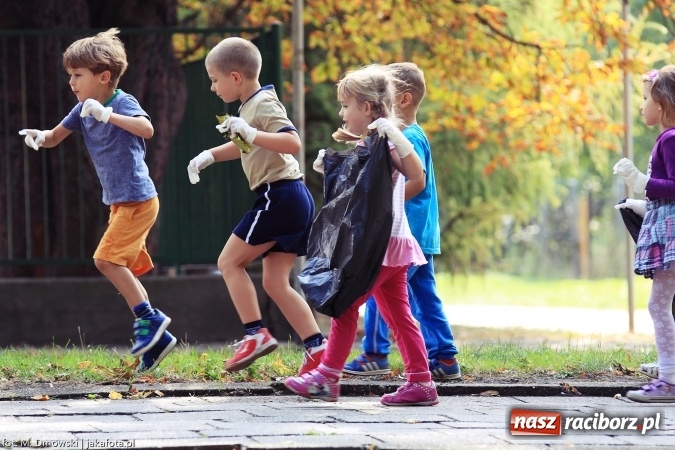 Zdjęcie w galerii na portalu naszraciborz.pl: Sprzątanie świata - uczniowie raciborskich szkół włączyli się w akcję  wiadomości z regionu