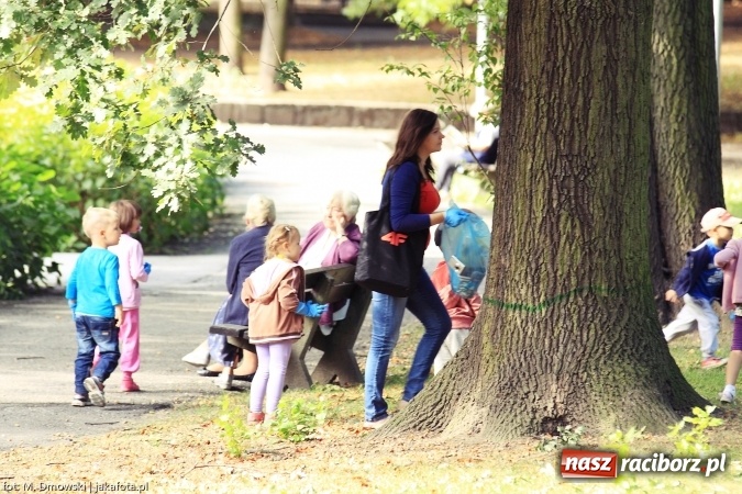 Zdjęcie w galerii na portalu naszraciborz.pl: Sprzątanie świata - uczniowie raciborskich szkół włączyli się w akcję  wiadomości z regionu