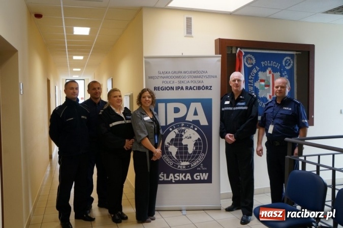 Zdjęcie w galerii na portalu naszraciborz.pl: Angielscy policjanci z wizytą w raciborskiej komendzie  wiadomości z regionu