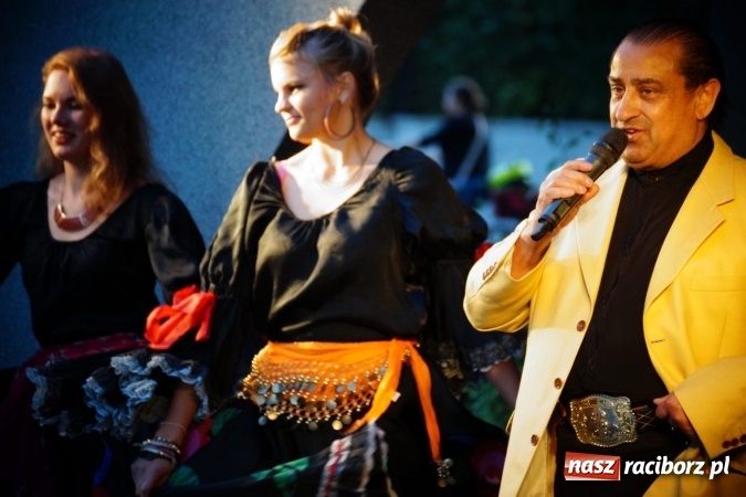 Zdjęcie w galerii na portalu naszraciborz.pl: Raciborzanie żegnali lato z Romami wiadomości z regionu