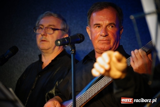 Zdjęcie w galerii na portalu naszraciborz.pl: Raciborzanie żegnali lato z Romami wiadomości z regionu