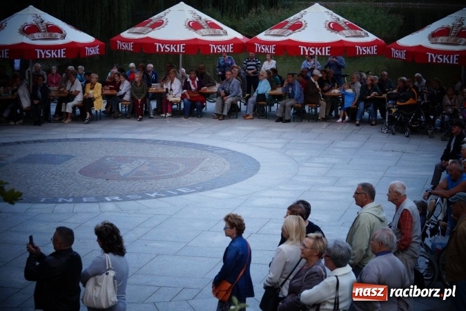 Zdjęcie w galerii na portalu naszraciborz.pl: Raciborzanie żegnali lato z Romami wiadomości z regionu