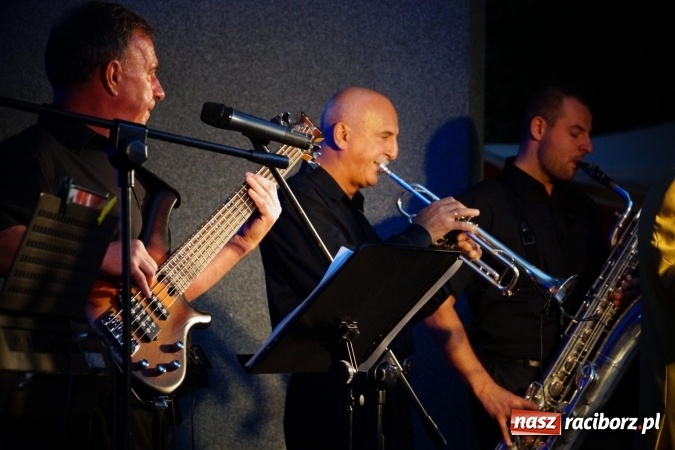 Zdjęcie w galerii na portalu naszraciborz.pl: Raciborzanie żegnali lato z Romami wiadomości z regionu