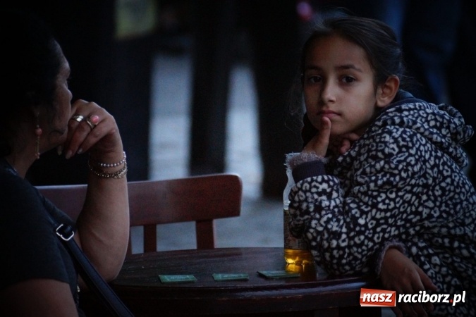 Zdjęcie w galerii na portalu naszraciborz.pl: Raciborzanie żegnali lato z Romami wiadomości z regionu