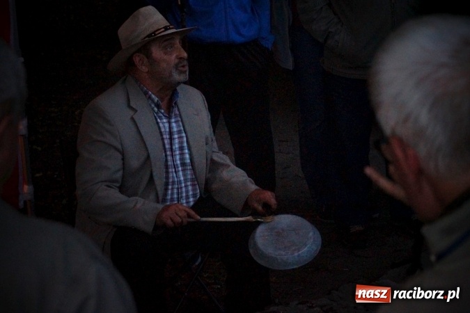 Zdjęcie w galerii na portalu naszraciborz.pl: Raciborzanie żegnali lato z Romami wiadomości z regionu