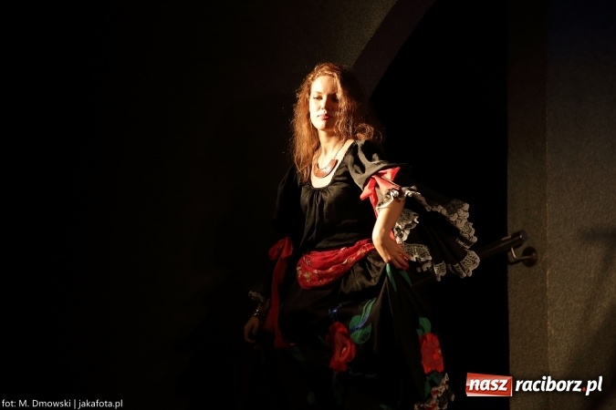 Zdjęcie w galerii na portalu naszraciborz.pl: Cóż to się dzieje. Wszystko się chwieje. To świat się śmieje Gipsy. Boys w Raciborzu wiadomości z regionu