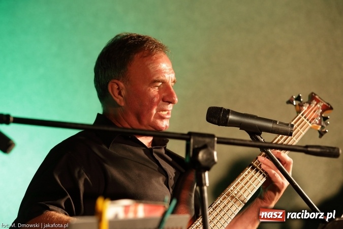 Zdjęcie w galerii na portalu naszraciborz.pl: Cóż to się dzieje. Wszystko się chwieje. To świat się śmieje Gipsy. Boys w Raciborzu wiadomości z regionu