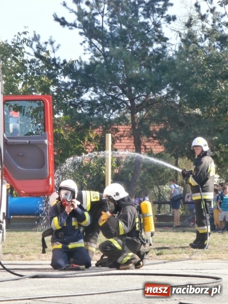 Zdjęcie w galerii na portalu naszraciborz.pl: Pożar kotłowni w Społecznej Szkole Podstawowej w Budziskach wiadomości z regionu
