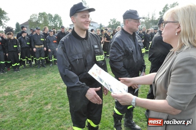 Zdjęcie w galerii na portalu naszraciborz.pl: Roszków, Pietraszyn, Sławików i Markowice triumfatorami powiatowych zawodów sportowo-pożarniczych wiadomości z regionu