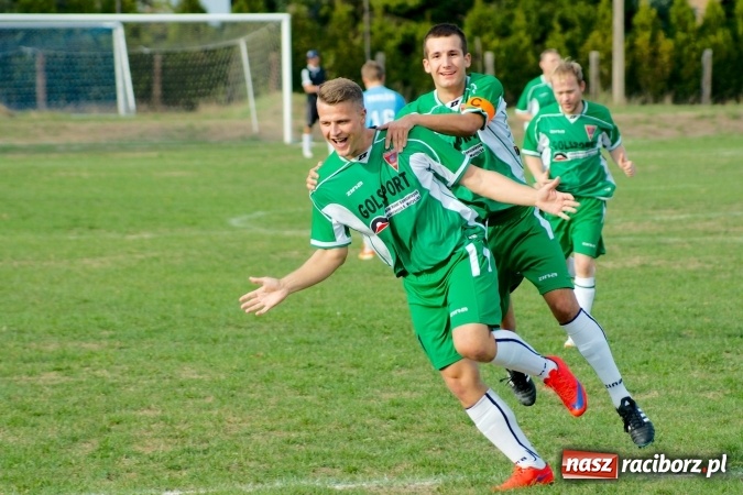 Zdjęcie w galerii na portalu naszraciborz.pl: Dwa do zera, Lyski po mękach żegnają outsidera wiadomości z regionu