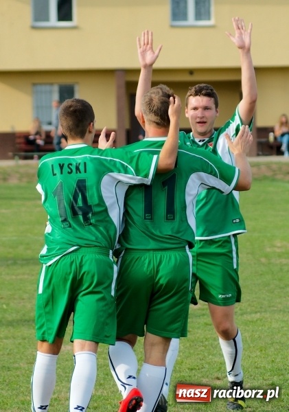 Zdjęcie w galerii na portalu naszraciborz.pl: Dwa do zera, Lyski po mękach żegnają outsidera wiadomości z regionu