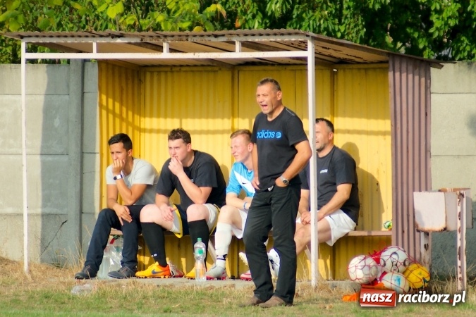 Zdjęcie w galerii na portalu naszraciborz.pl: Dwa do zera, Lyski po mękach żegnają outsidera wiadomości z regionu