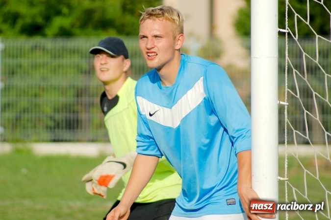 Zdjęcie w galerii na portalu naszraciborz.pl: Dwa do zera, Lyski po mękach żegnają outsidera wiadomości z regionu